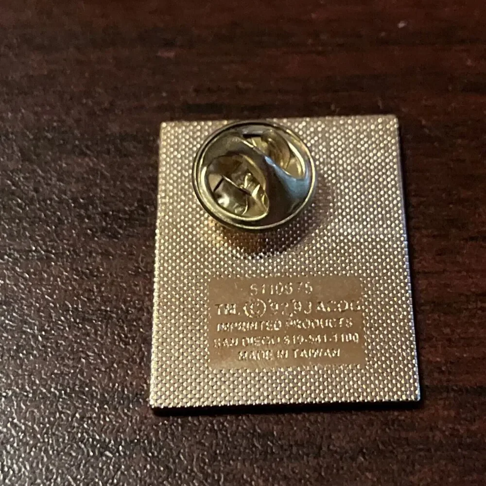 Vintage 1996‎ Atlanta Olympics Texaco Izzy Gas Pump August Design Lapel Pin